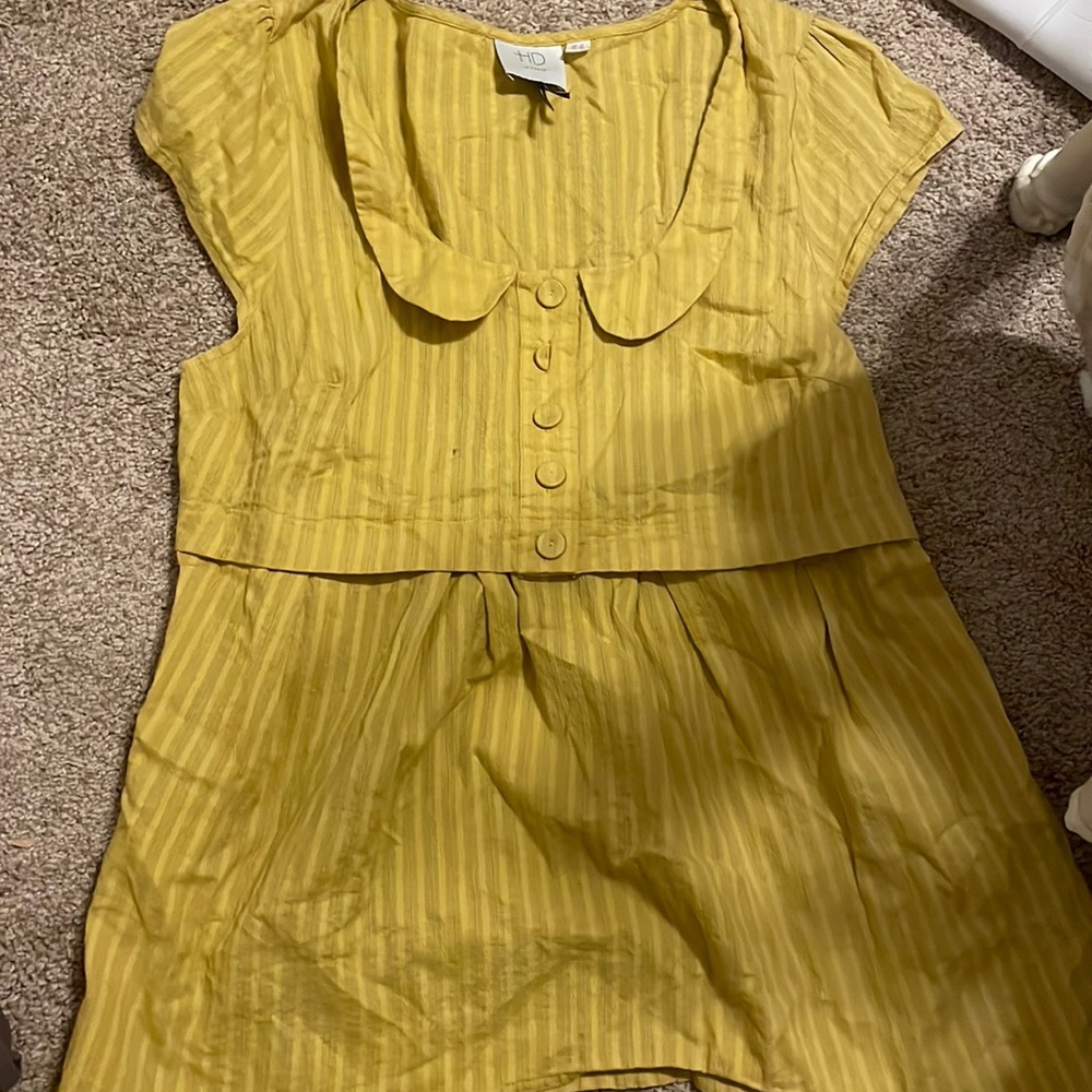 Yellow Parisian Peter Pan collar shirt with buttons and a cinched waist size 6